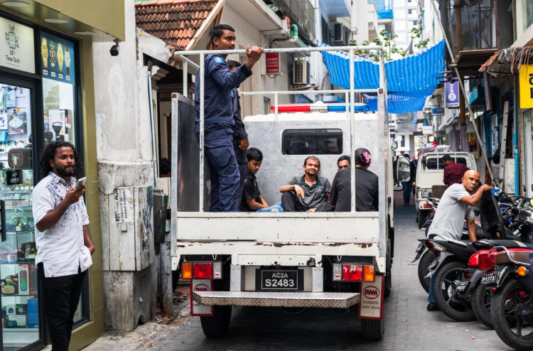 ގަވާއިދާ ހިލާފަށް އުޅުނު 12،000 އަށް ވުރެ ގިނަ ބިދޭސީން ވަނީ ފޮނުވާލާފައި: ހޯމް މިނިސްޓްރީ