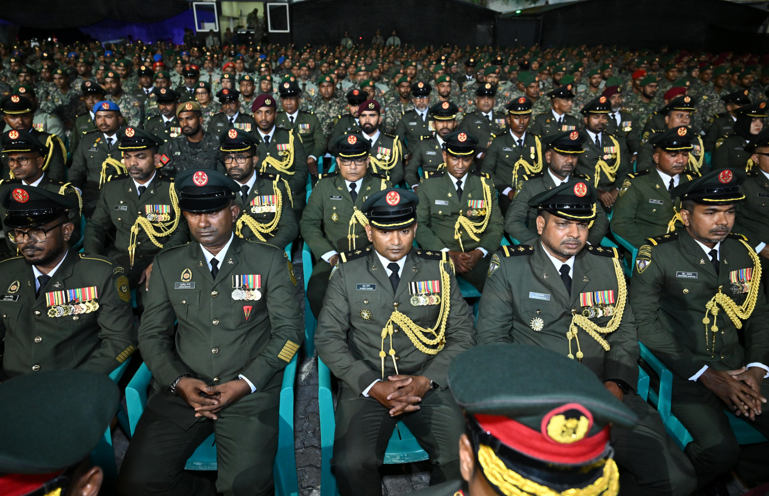 ކަޅުތުއްކަލާކޮށީގައި ބޭއްވި ސިފައިންގެ 134 ވަނަ އަހަރީ ދުވަހުގެ ޖަލްސާގައި ބައިވެރިވި ބައެއް ސިފައިން.--- ފޮޓޯ: ރައީސް އޮފީސް