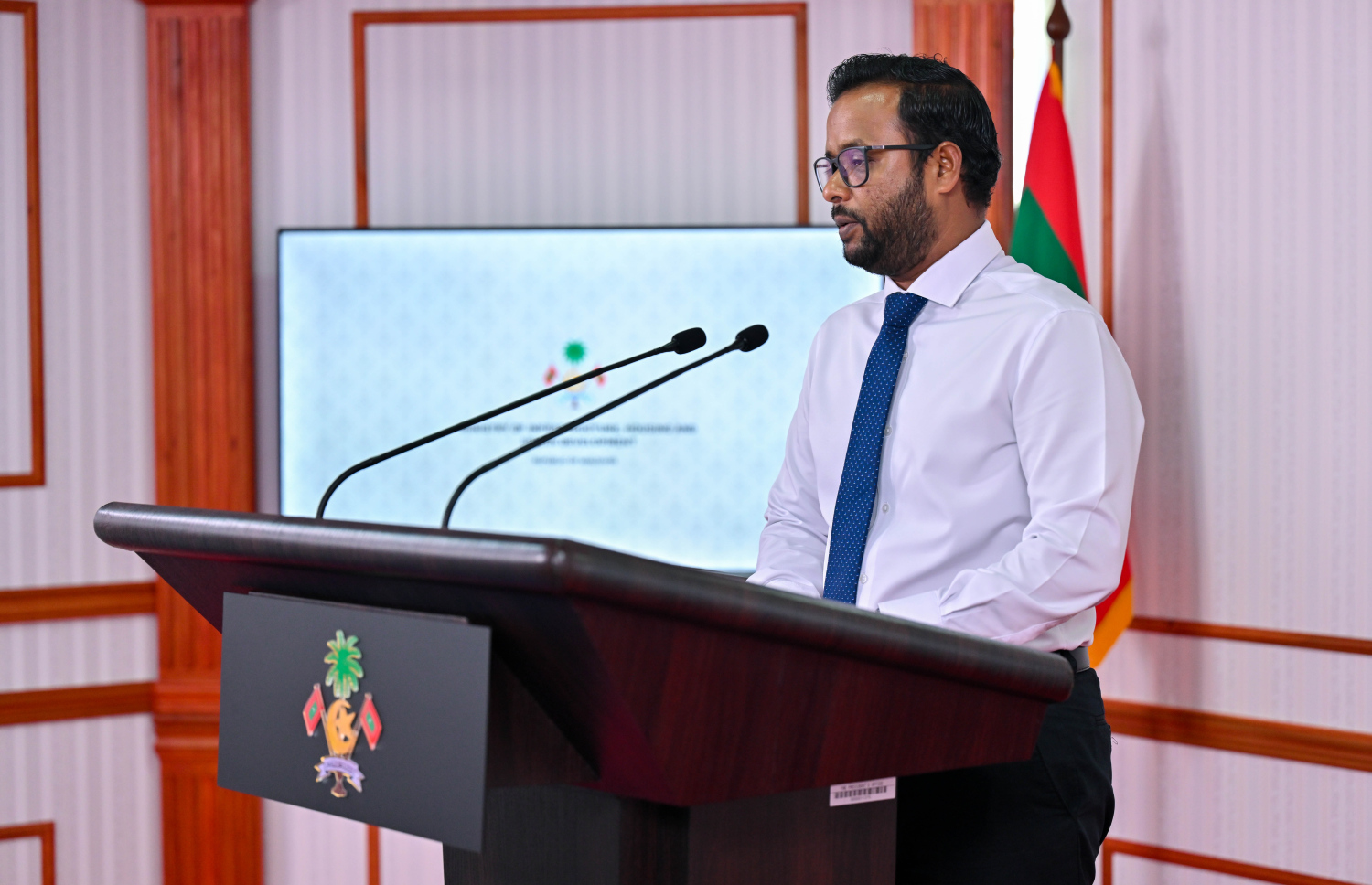 ހައުސިން މިނިސްޓަރު: ފްލެޓު މަޝްރޫއުތަކަށް ބޭނުންވާ ފައިސާ ހަމަޖެހިފައިވާ ކަމަށް ވިދާޅުވި.