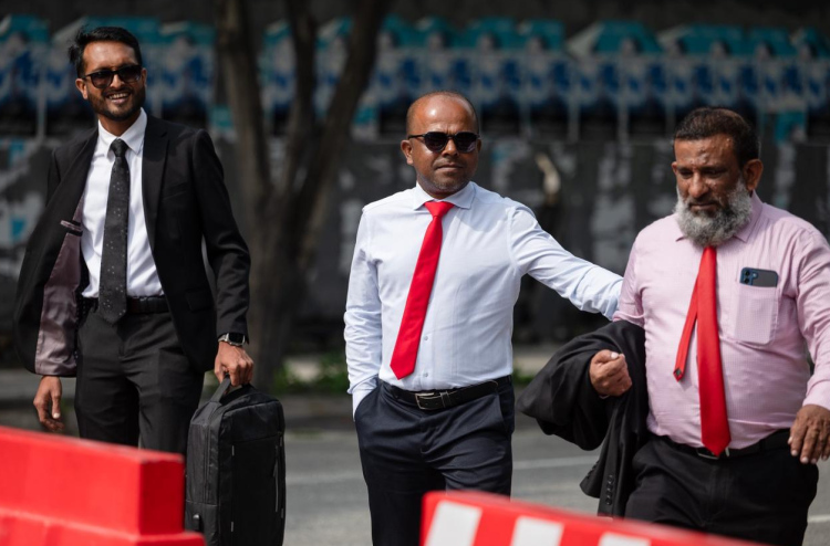 Gag amuru baathil kuran Fiyaz ge faraathun High court ah husha alhaifi