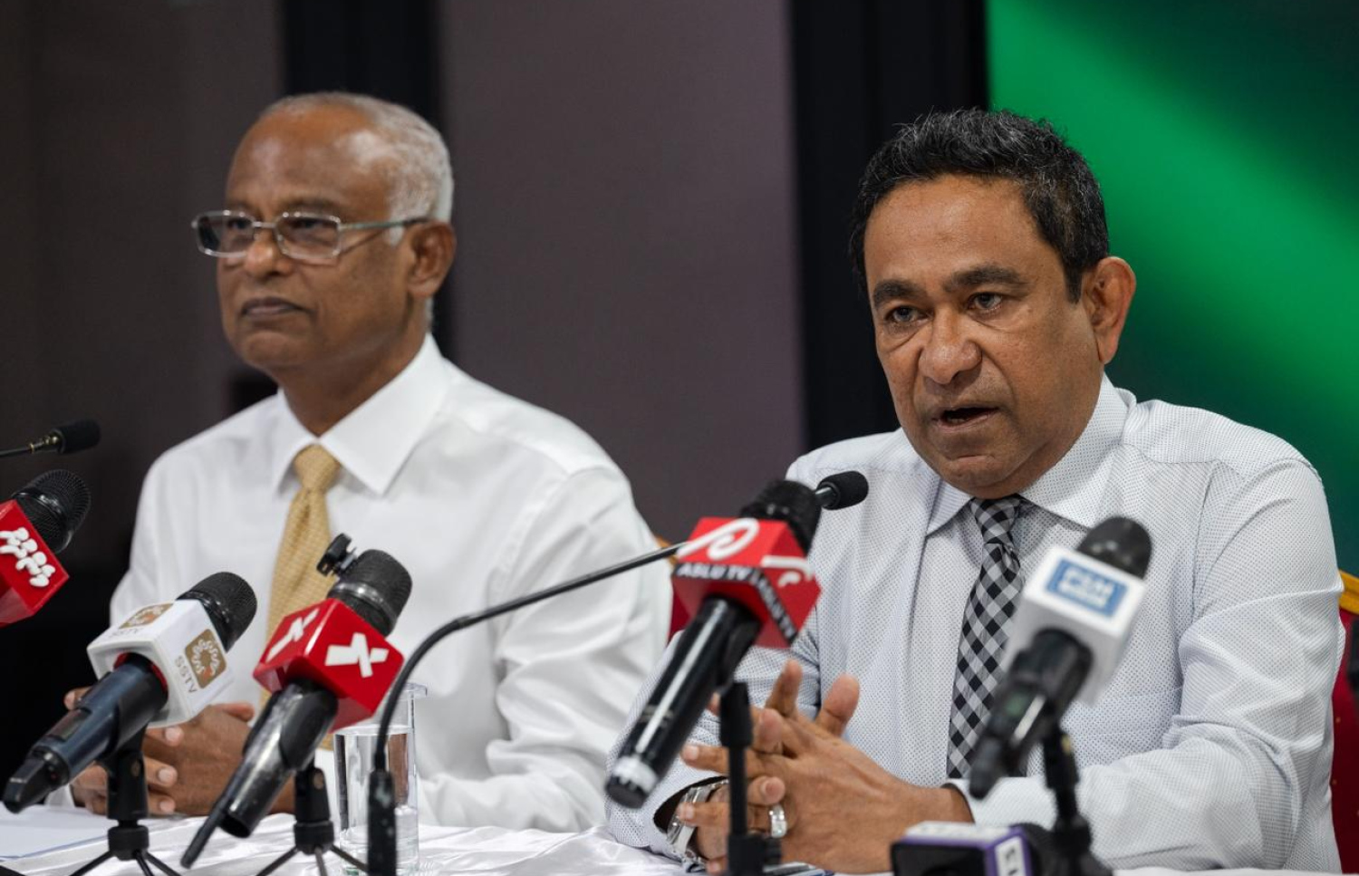 ކުރީގެ ރައީސް ޔާމީން މިރޭގެ ކޮންފަރެންސްގައި ވާހަކަ ދައްކަވަނީ --- މިހާރު ފޮޓޯ/ފަޔާޒް މޫސާ
