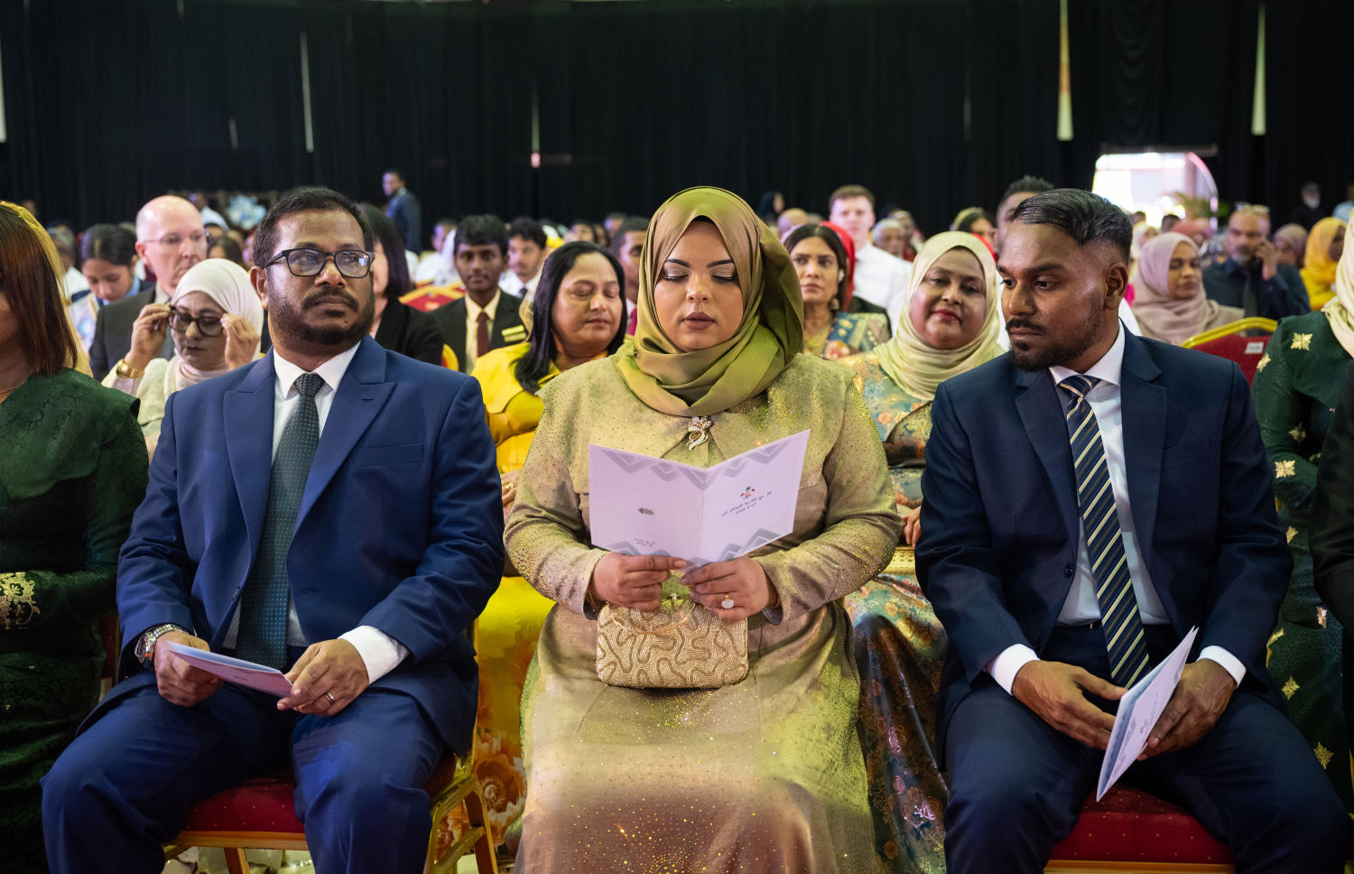 ސޯޝަލް ސެންޓަރުގައި ބޭއްވި ހުވާ ކުރުމުގެ ރަސްމިއްތުގައި ކައުންސިލަރުން ބައިވެރވަނީ-- ފޮޓޯ: ނިޝާން އަލީ | މިހާރު