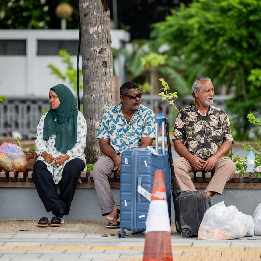 ބޮޑު އީދަށް ފުރާ ބަޔަކު ޖުމްހޫރީ މައިދާން ސަރަހައްދުގައި.-- ފޮޓޯ: ނިޝާން އަލީ | މިހާރު
