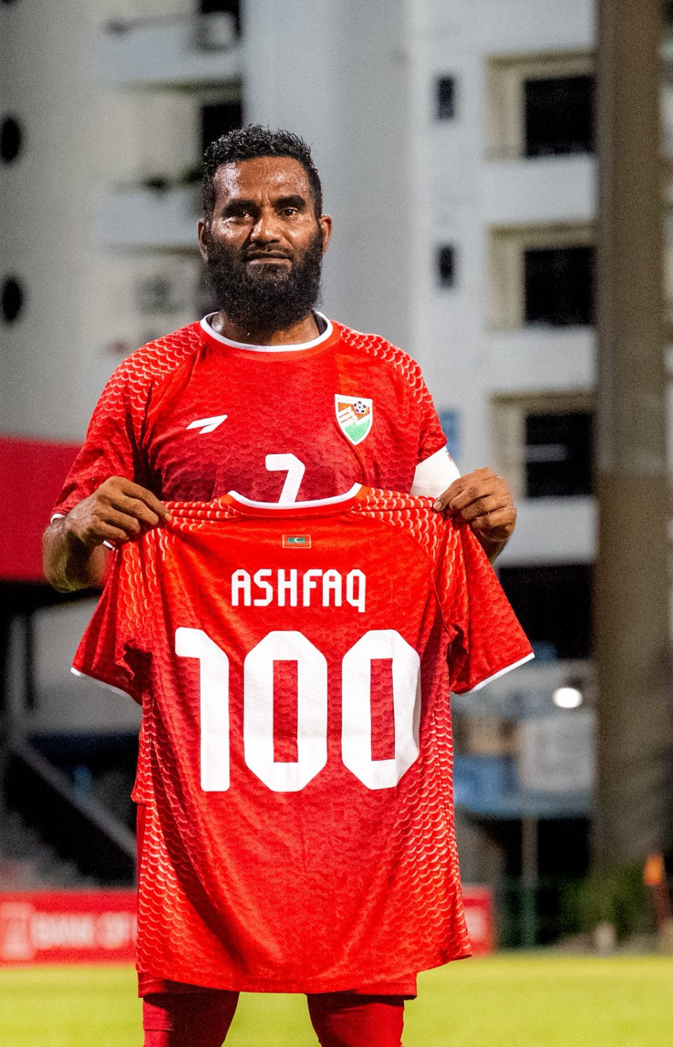 ގައުމީ ޖޯޒީގައި، އަޝްފާގު 100 މެޗު ހަމަ ކުރިކަމުގެ ރަމްޒީ ޖޯޒީގައި ހިފަހައްޓައިލައިގެން --- ފޮޓޯ: ނިޝާން އަލީ | މިހާރު