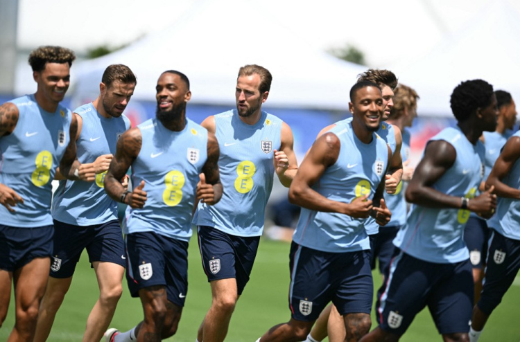 England ge World Cup Base kairee badi jehumuge haadhisaa eh