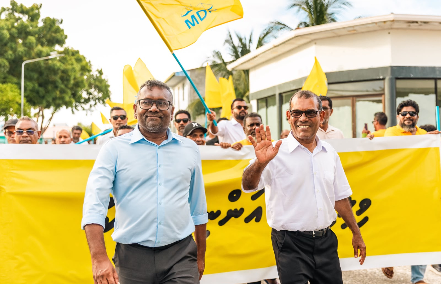 ޗެއާޕާސަން ކަމަށް ނަޝީދު ކުރެއްވި ކެމްޕެއިންގެ ތެރެއިން ފައްޔާޒު އިސްމާއިލްއާ އެކު: ނަޝީދުގެ ކާމިޔާބީގައި ފައްޔާޒުގެ ހިއްސާ ބޮޑު - ފޮޓޯ: މުހައްމަދު ޝާބިން