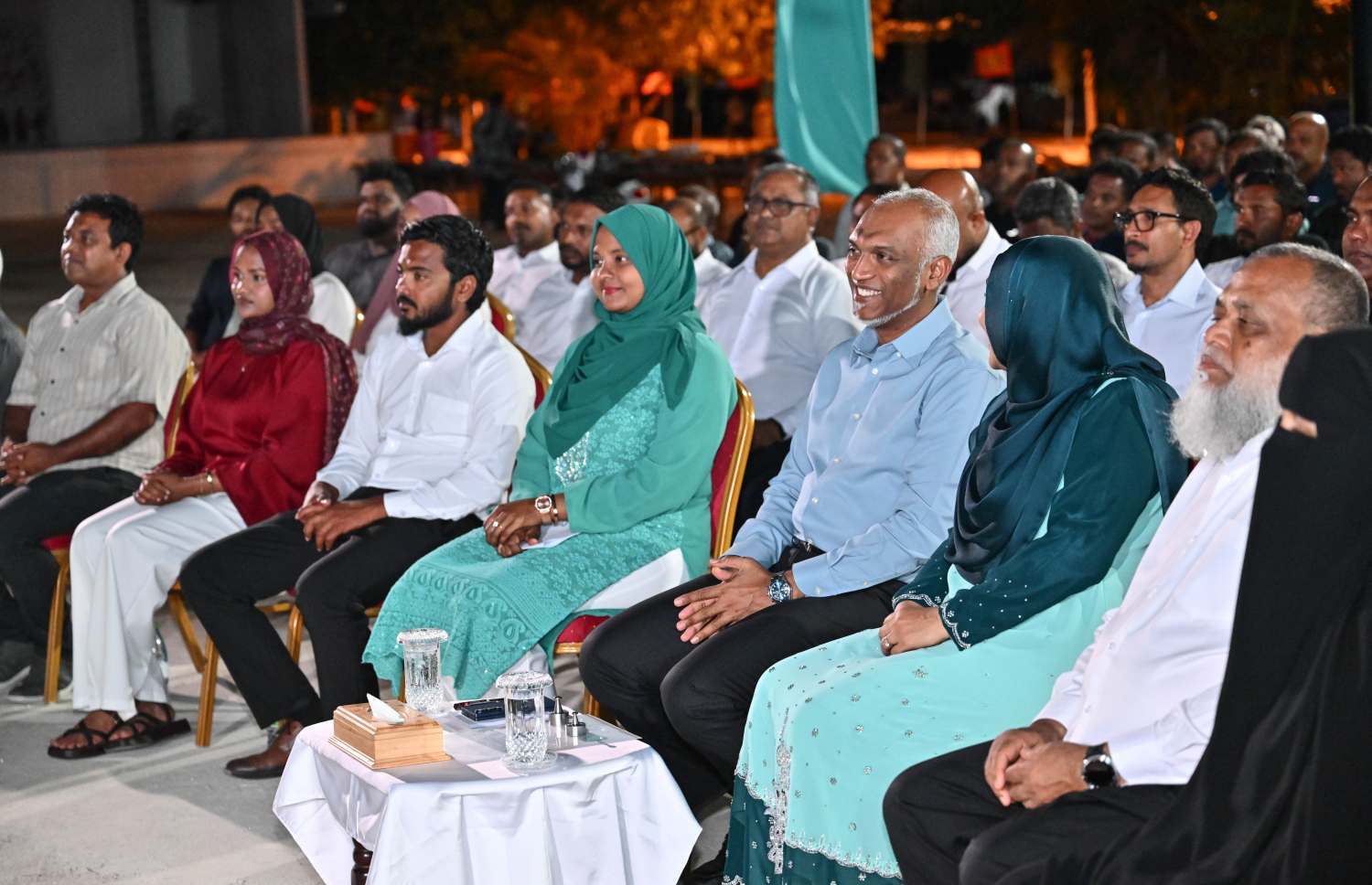 ދ. މީދޫގައި ޕީއެންސީން ރޭ ބޭއްވި ޖަލްސާގައި ރައީސް މުއިއްޒު ބައިވެރިވެވަޑައިގަންނަވަނީ.