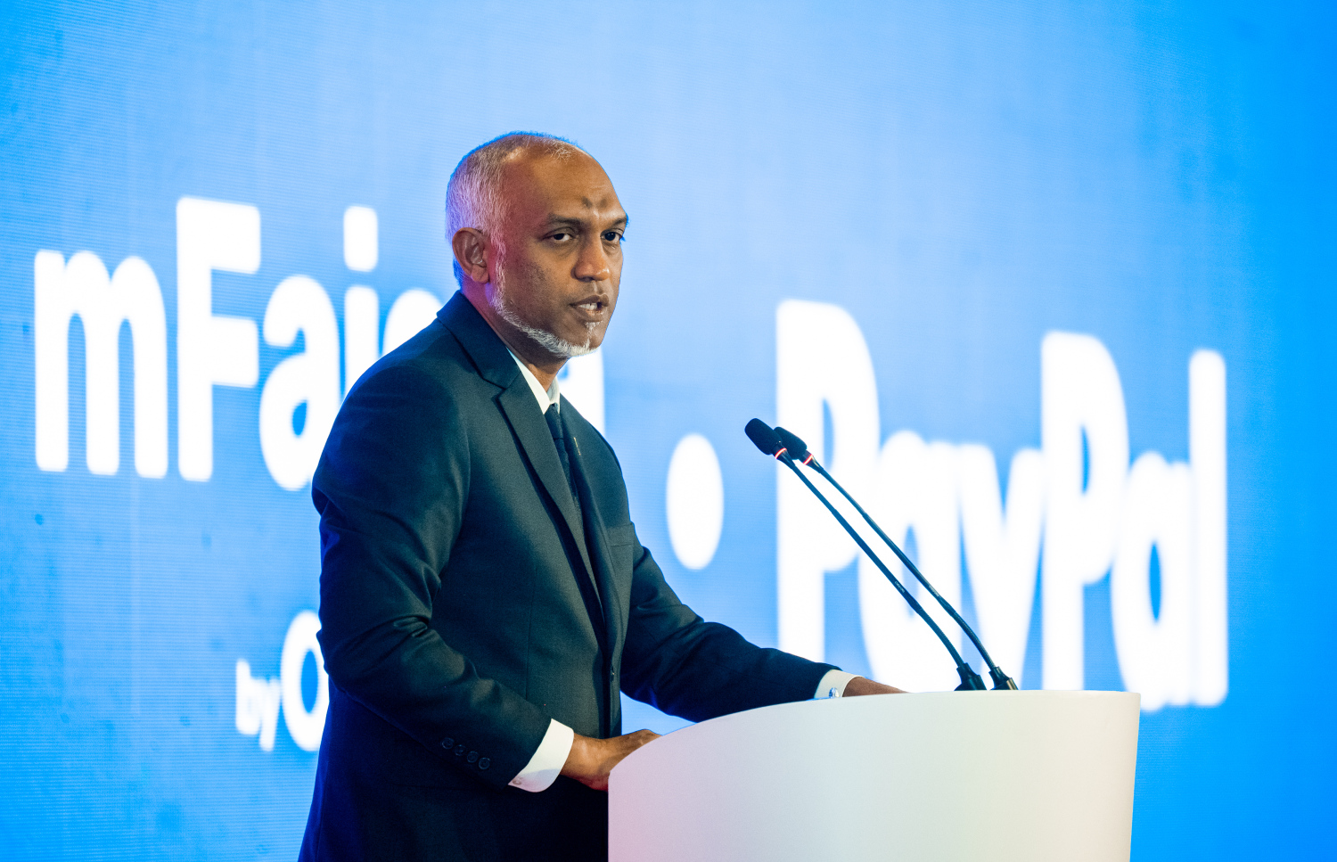 އުރީދޫން ޕޭޕަލްގެ ހިދުމަތް ރާއްޖެއަށް ތައާރަފުކުރުމަށް ބޭއްވި ރަސްމިއްޔާތުގައި ރައީސް ޑރ. މުހައްމަދު މުއިއްޒު ވާހަކަފުޅު ދައްކަވަނީ --- ފޮޓޯ: ނިޝާން އަލީ | މިހާރު