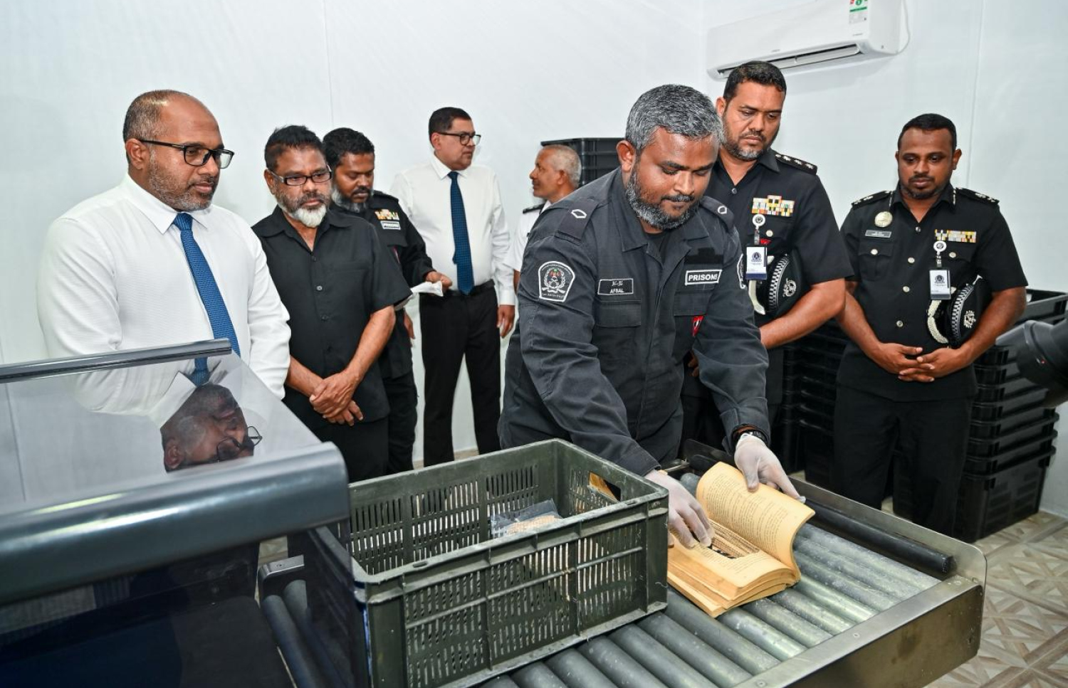 މާފުށީ ޖަލުގައި ބަގެޖް ސްކްރީން މެޝިނެއް ބަހައްޓައި ބޭނުންކުރަން ފެށުން-- ފޮޓޯ: ފަޔާޒު މޫސާ | މިހާރު