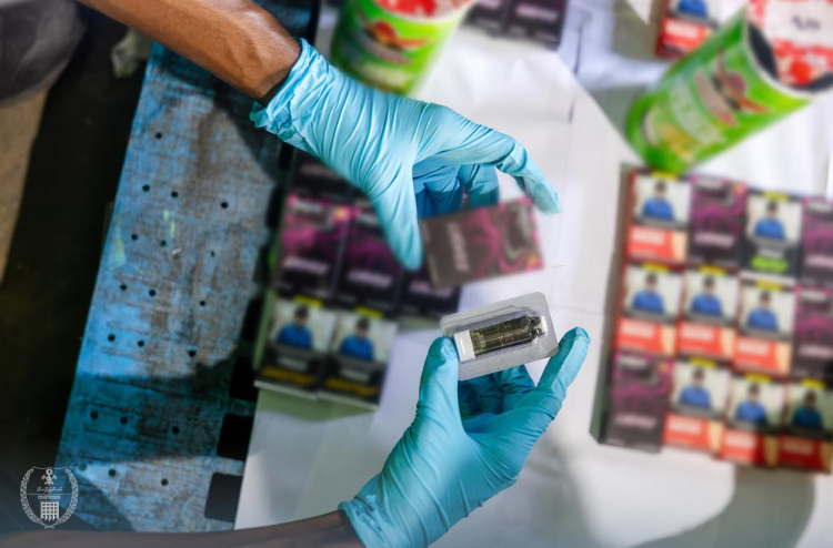 Chips dhalhaai chocolate packat thakugai foruvaigen ethere kuran ulhunu gina adhadhehge vape athulaiganefi