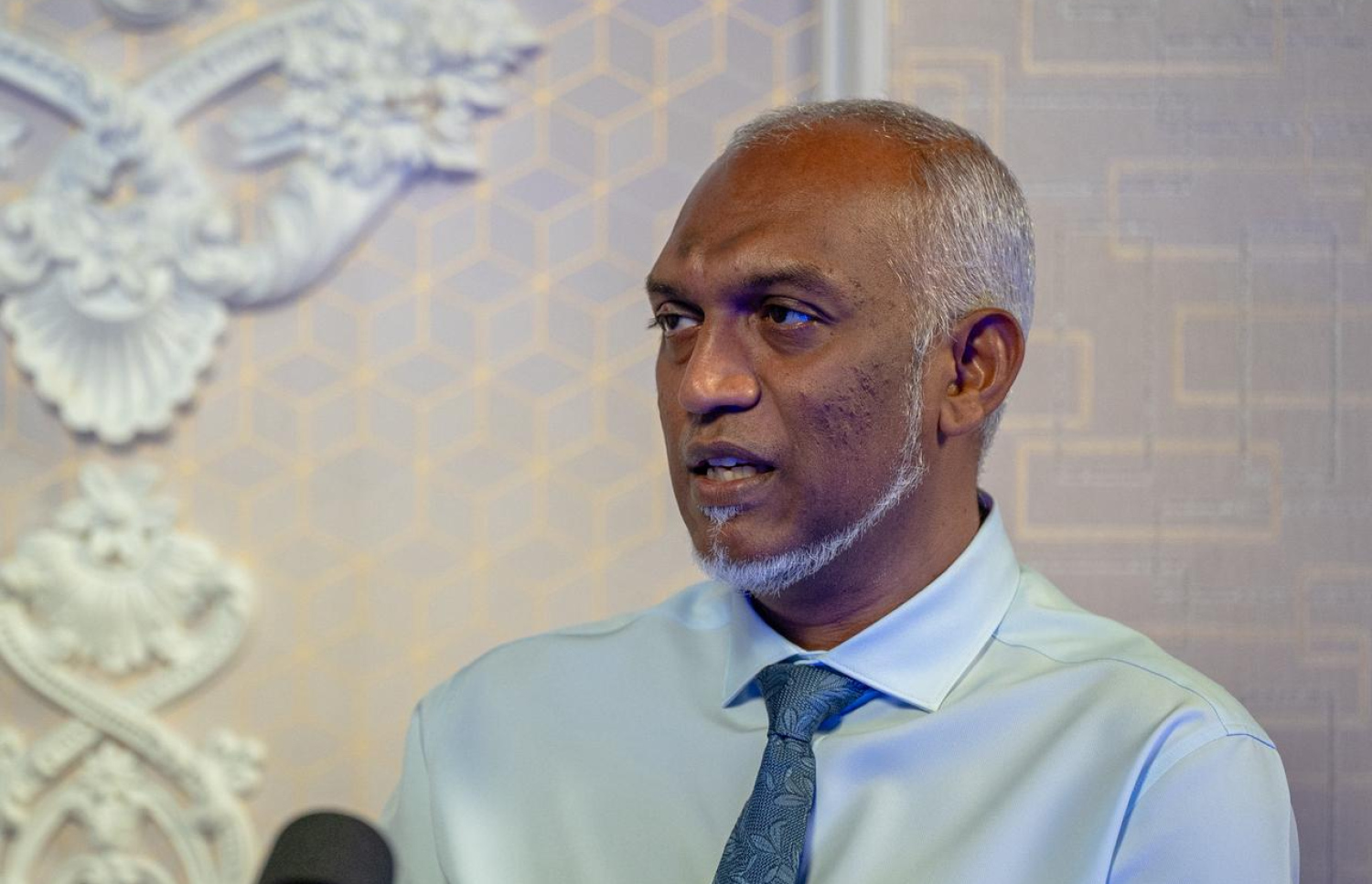 "ޕަލްސް" ޕްރޮގްރާމްގައި ރައީސް މުއިއްޒު މިއަދު "މިހާރު" އާ ވާހަކަ ދައްކަވަނީ.---ފޮޓޯ: ފަޔާޒު މޫސާ| މިހާރު