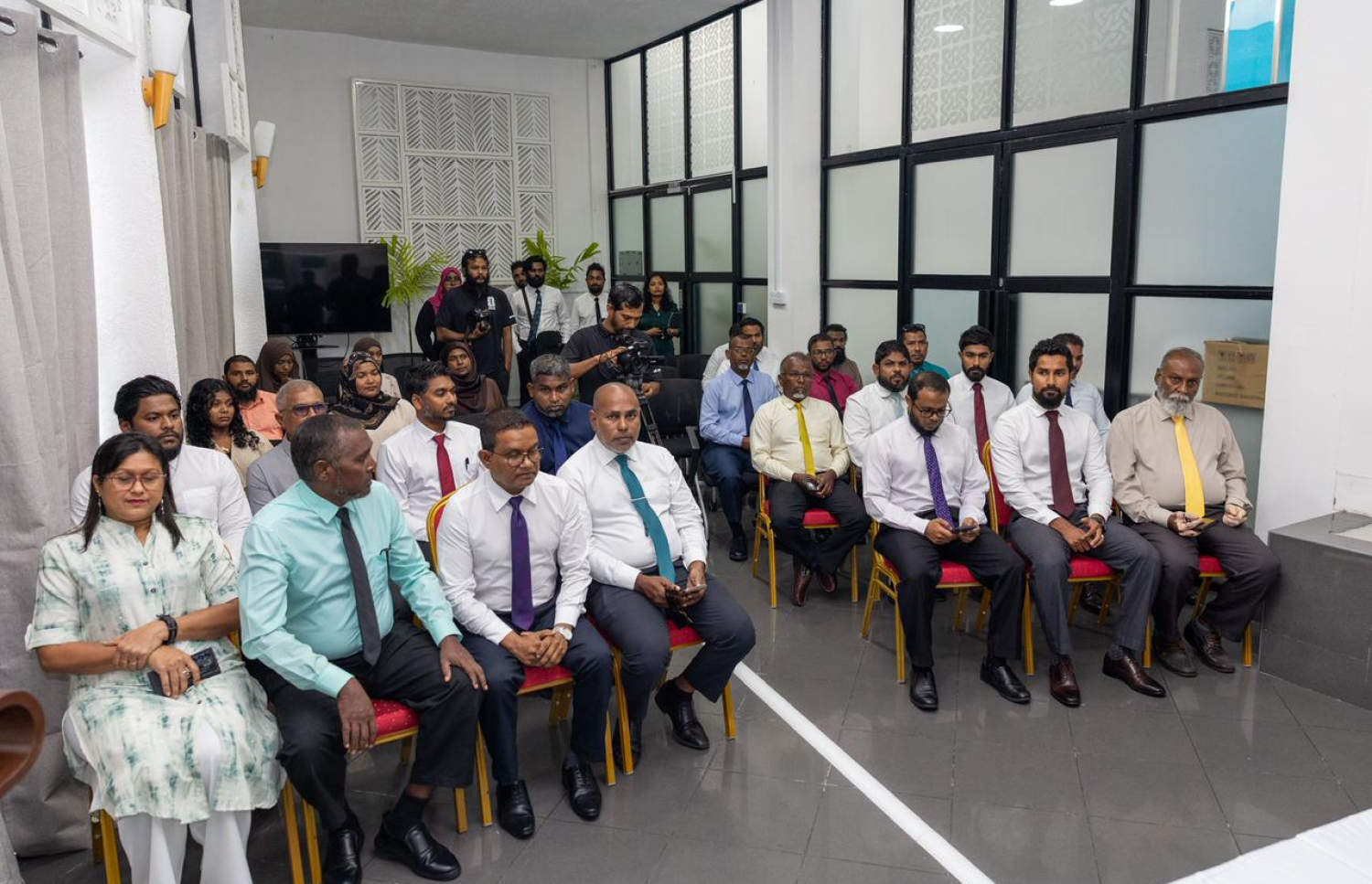 ގްރާންޓު ދިނުމަށް ބޭއްވި ރަސްމިއްޔާތުގައި ކައުންސިލްތަކާއި މިނިސްޓްރީގެ އިސް ބޭފުޅުން ބައިވެރިވަނީ-- ފޮޓޯ: އެމްވަޔަރަމަންޓް މިނިސްޓްރީ