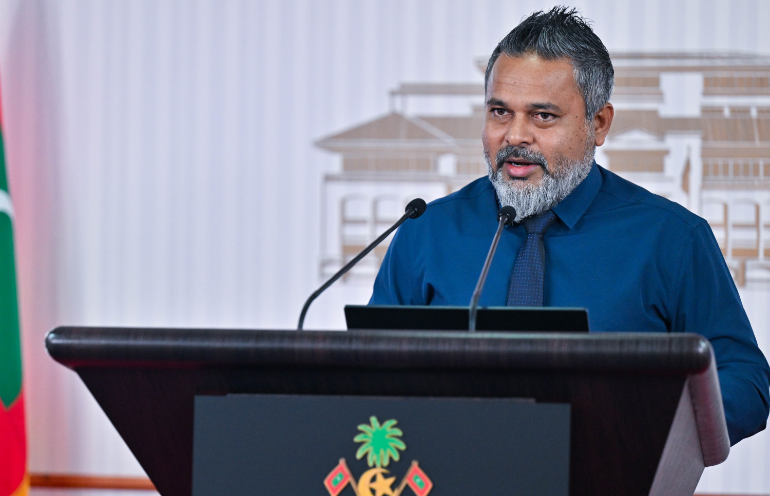 ފިޝަރީޒް މިނިސްޓަރު ޝިޔާމް މިއަދުގެ ނޫސްވެރިންގެ ބައްދަލުވުމުގައި ވާހަކަ ދައްކަވަނީ-- ފޮޓޯ: ރައީސް އޮފީސް
