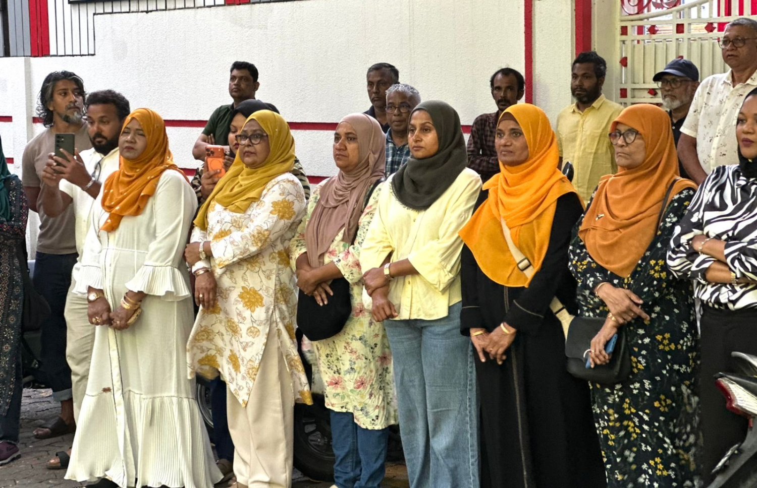 އެމްޑީޕީގެ 21 ވަނަ އަހަރީ ދުވަސް ފާހަގަކުރުމަށް ބޭއްވި ރަސްމިއްޔާތުގައި އެ ޕާޓީގެ މެމްބަރުން.-- ފޮޓޯ: އެމްޑީޕީ