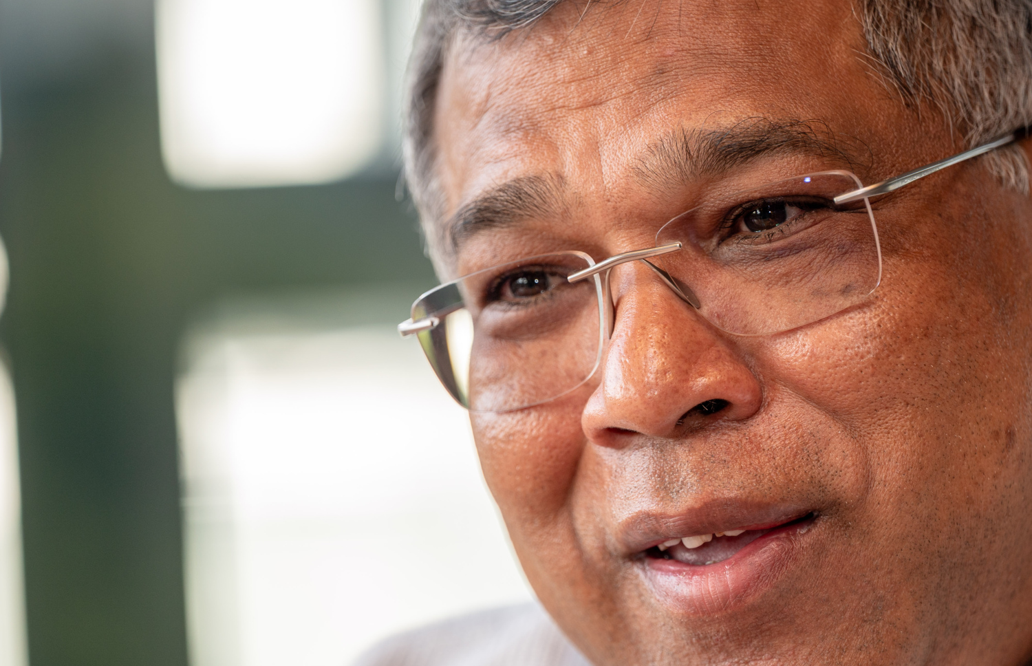 ބީއެމްއެލްގެ ސީއީއޯ މުހައްމަދު ޝަރީފު "މިހާރު" އާ ވާހަކަދައްކަވަނީ: އޭނާ ވިދާޅުވީ، ޑޮލަރު އިންވެސްޓްކުރަން ހުޅުވާލުމުން ބޭރު ފައިސާ އެ ބޭންކަށް އަންނަ ވަރު އިތުރުވާނެ ކަމަށް. -- ފޮޓޯ: ފަޔާޒް މޫސާ / މިހާރު