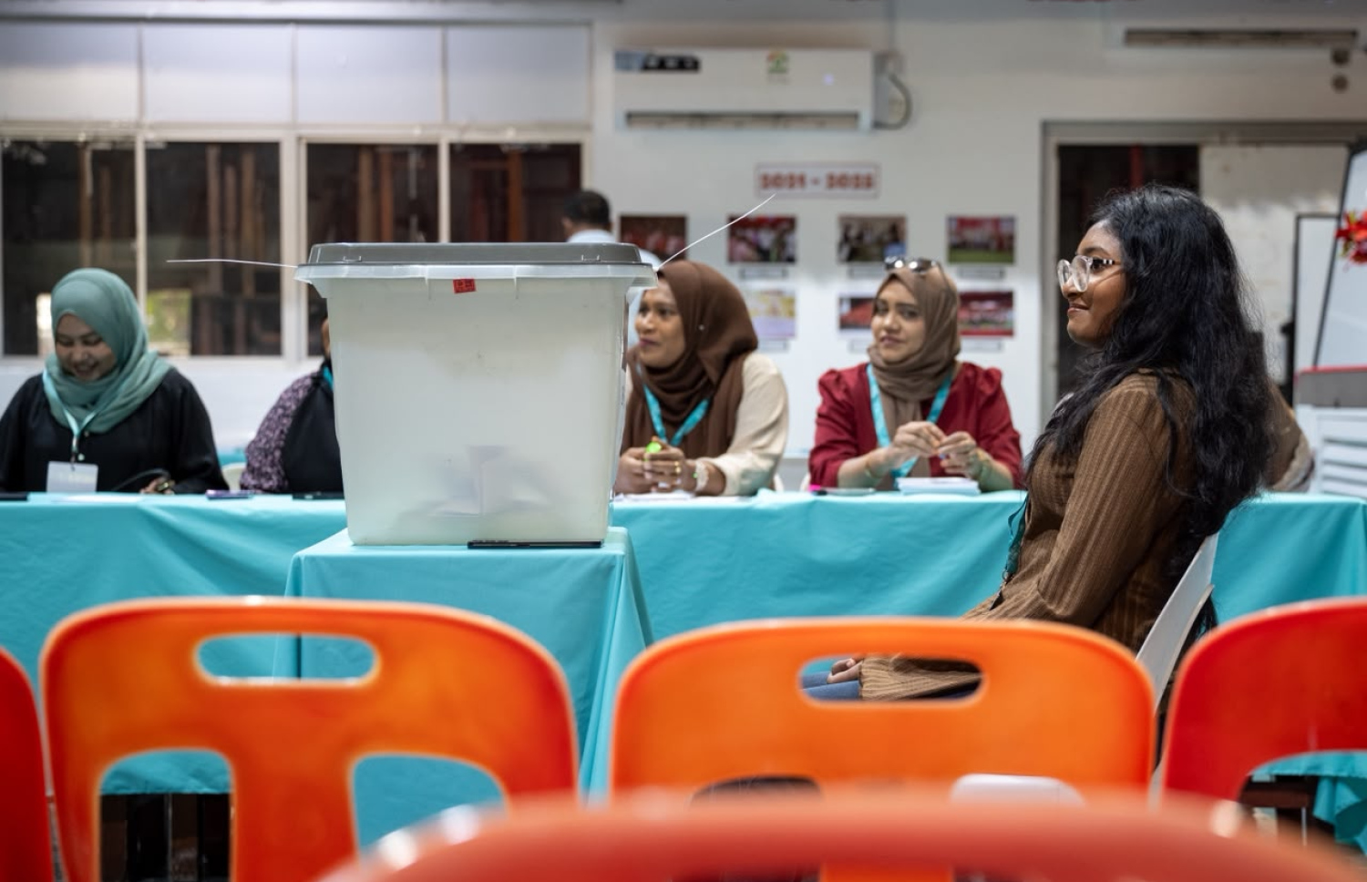 ޕީއެންސީގެ ދާއިރާތަކުގެ އިންތިހާބުގެ ވޯޓުލުން ކުރިއަށް ގެންދަނީ.-- ފޮޓޯ: ނިޝާން އަލީ | މިހާރު