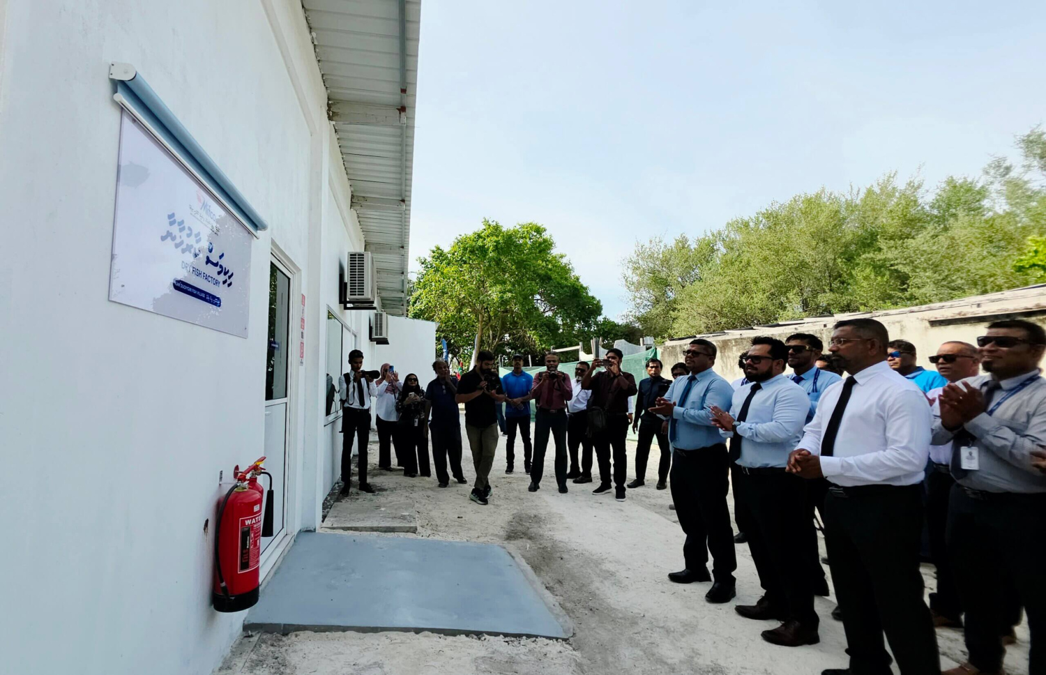 ކ. ކަނޑުއޮތްގިރީގައި މިފްކޯގެ ހިކިމަސް ކާރުހާނާ ހުޅުވުމަށް ބޭއްވި ރަސްމިއްޔާތު.-- ފޮޓޯ: މިފްކޯ
