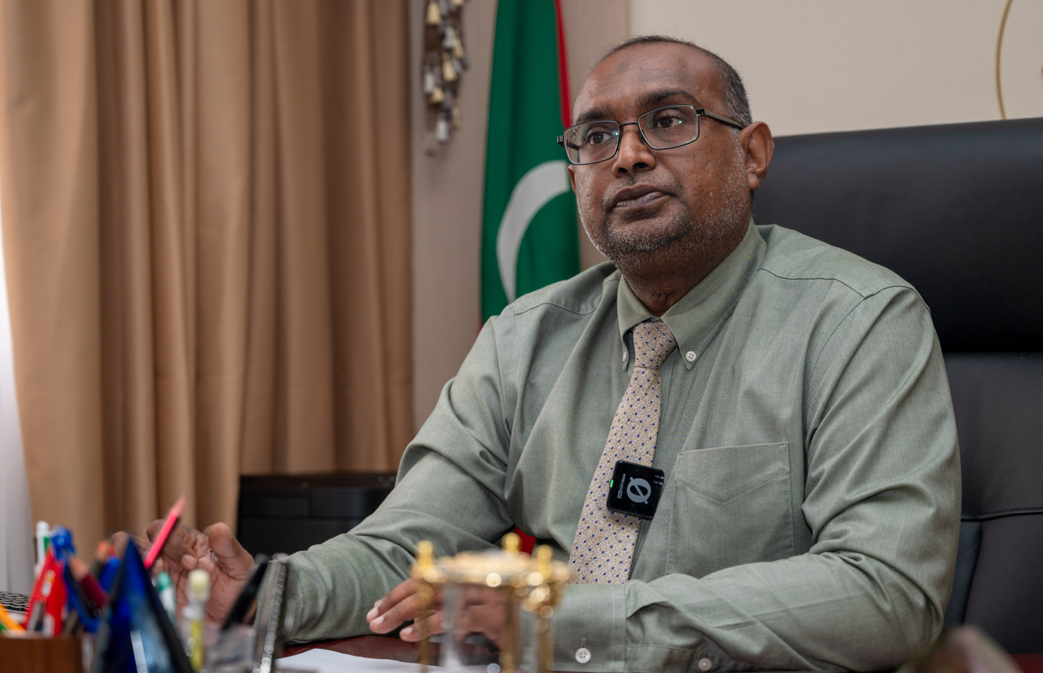 ސީއެސްސީގެ ރައީސް މުހައްމަދު މުޖުތާޒު "މިހާރު" އަށް އިންޓަވިއު ދެއްވަނީ-- ފޮޓޯ: ފަޔާޒު މޫސާ | މިހާރު