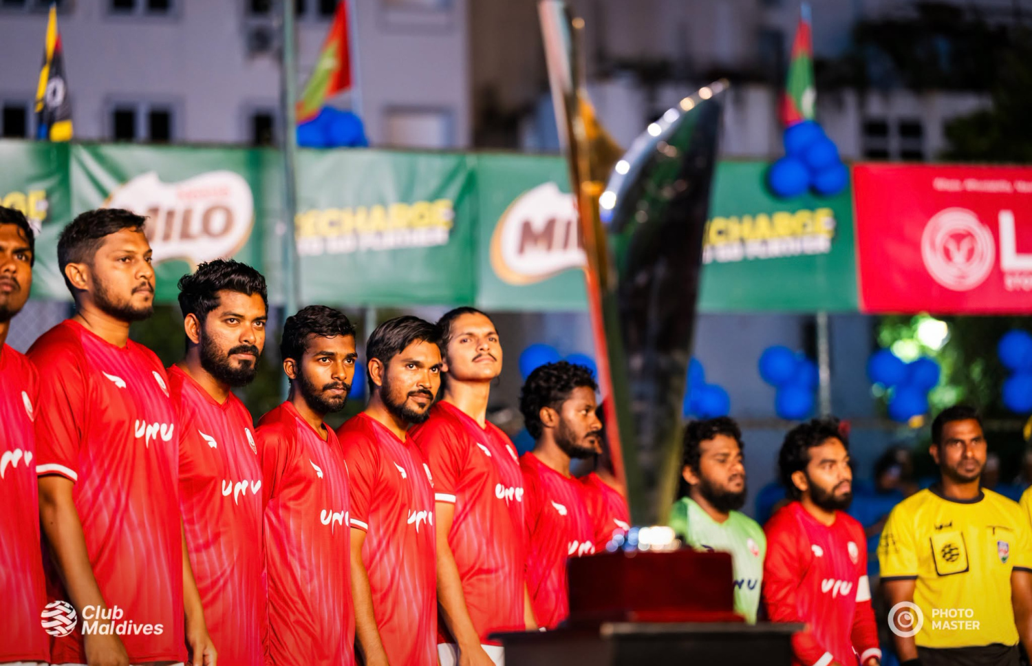 މެޗު ފެށުމުގެ ކުރިން ކްރިމިނަލް ކޯޓްގެ ކުޅުނަތެރިން.-- ފޮޓޯ: ކްލަބް މޯލްޑިވްސް
