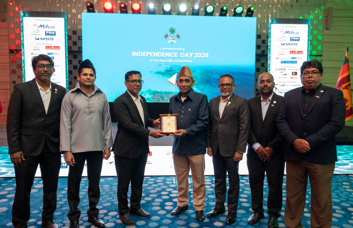 ރާއްޖޭގެ މިނިވަންދުވަހުގެ މުނާސަބަތުގައި ސްރީލަންކާގައި ހުންނަ ދިވެހި ހައިކޮމިޝަނުން އިންތިޒާމުކޮށްގެން އިއްޔެ ބޭއްވި ހާއްސަ ހަފްލާ--