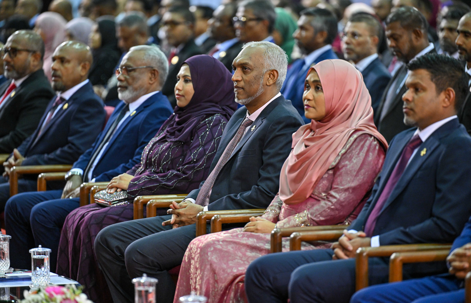 ރައީސްގެ ދެކަނބަލުން މިއަދުގެ ޖަލްސާގައި ސާކް އަލުން ހިނގަން ރާއްޖެ މެދުވެރިއަކަށްވާން ތައްޔާރު ކަމަށް ރައީސް ވިދާޅުވި --- ފޮޓޯ/ރައީސް އޮފީސް