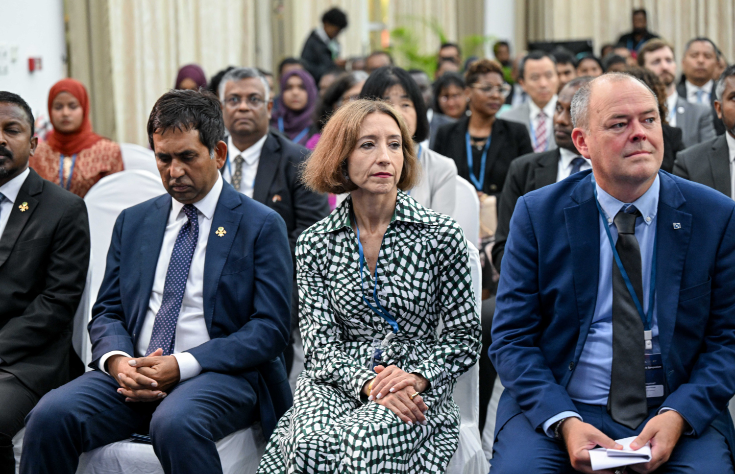 ކުދި ޖަޒީރާ ގައުމުތަކުގެ ޖަމިއްޔާ (ސިޑްސް)ގެ މެމްބަރު ގައުމުތަކުގެ އޮޑިޓް އޮފީސްތަކުން އއ. އުކުޅަހުގައި ބޭއްވި މަހާސިންތާ ނިންމުމަށް ބޭއްވި ރަސްމިއްޔާތުގެ ތެރެއިން -- ފޮޓޯ: ރައީސް އޮފީސް