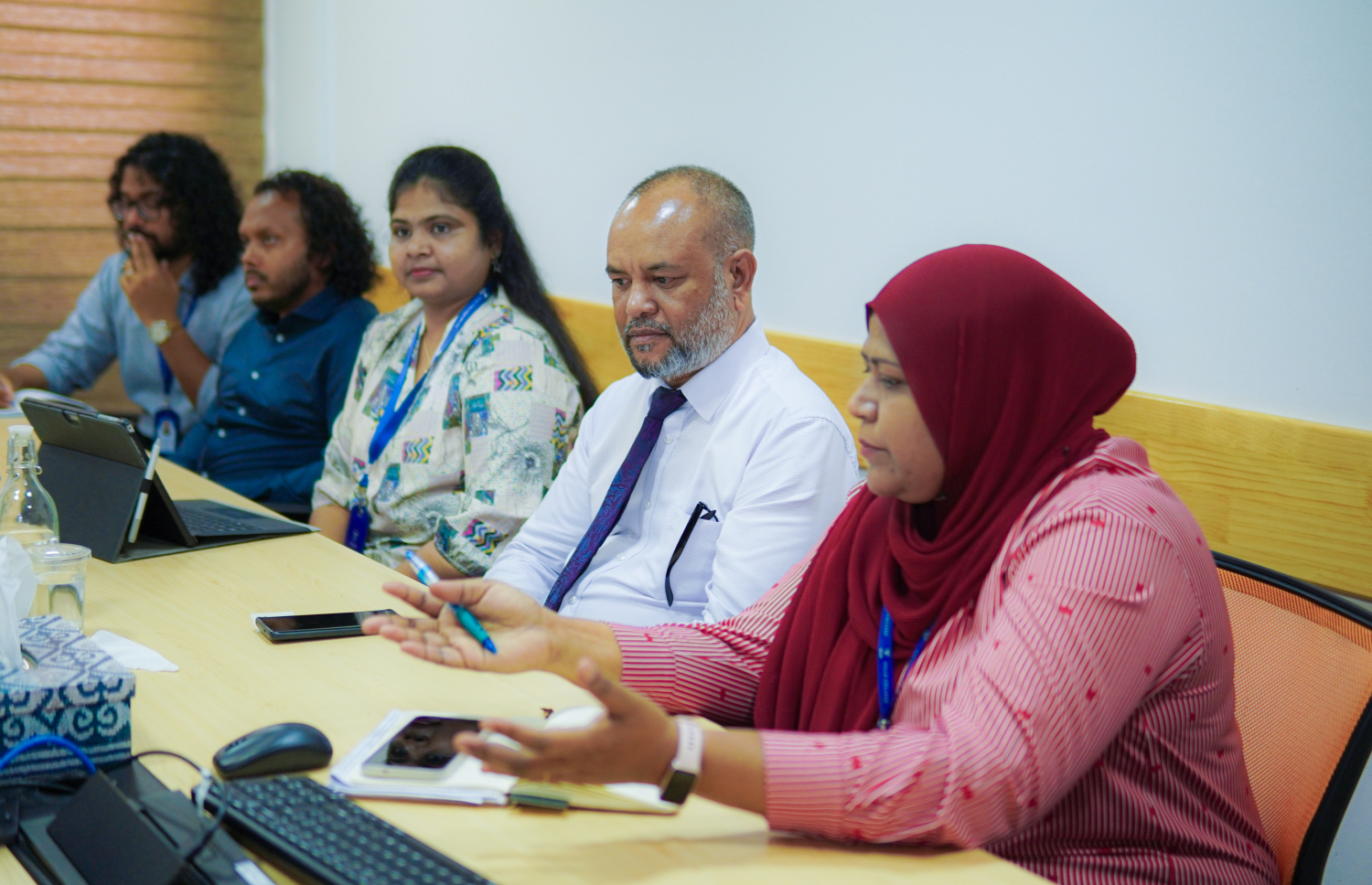 ފާމަސިސްޓުން ލިބުމުގެ ދަތިތައް ހައްލުކުރަން ސްޓޭޓް ފާމާ ކުންފުންޏާއެކު މިއަދު ބޭއްވި ބައްދަލުވުމުގައި ވިލާ ކޮލެޖުގެ އިސްވެރިން ބައިވެރިވަނީ --- ފޮޓޯ/ސްޓޭޓް ފާމާ