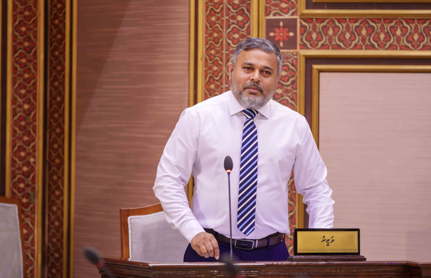 ފިޝަރީޒް މިނިސްޓަރު އަހުމަދު ޝިޔާމް ރައްޔިތުންގެ މަޖިލީހުގެ މިއަދުގެ ޖަލްސާގައި ވާހަކަދައްކަވަނީ. ފޮޓޯ: މަޖިލީހުގެ އިދާރާ