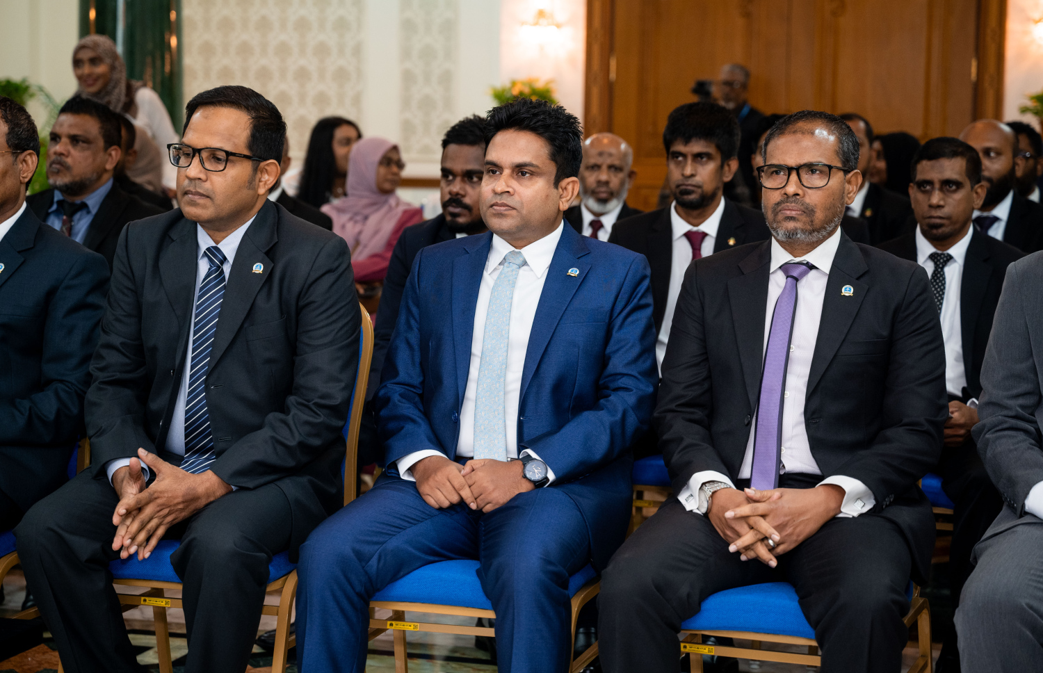 ސިވިލް ކޯޓުގެ ފަނޑިޔާރުކަމަށް ދެ ބޭފުޅަކު އަދި ކްރިމިނަލް ކޯޓުގެ ފަނޑިޔާރުކަމަށް ތިން ބޭފުޅަކު އައްޔަންކުރުމަށް މިއަދު ސުޕްރީމް ކޯޓުގައި ބޭއްވި ހާއްސަ ރަސްމިއްޔާތު.-- ފޮޓޯ: ނިޝާން އަލީ | މިހާރު