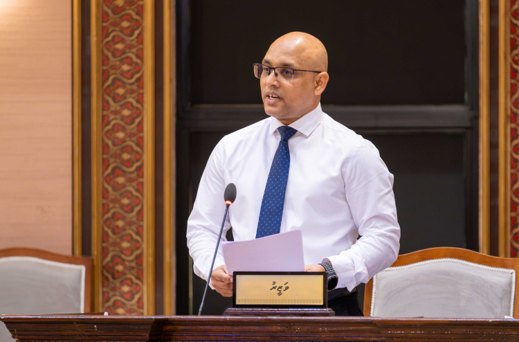 MDP ge verikamugai 18,053 muvahzafun negi, mi sarukaarugai negee 4938 muvazzafun: Zareer
