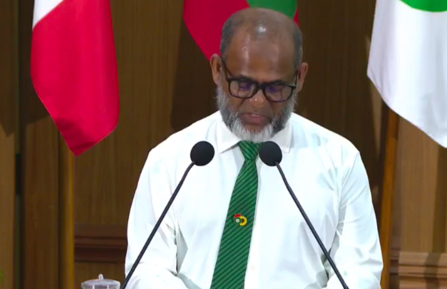 ފަލާހު ޕްރީ ސްކޫކުގެ ސްކޫލުގެ ޗީފް އެގްޒެކްޓިން އަލް ހާފިޒް އަބްދުއްސައްތާރު ވާހަކަ ދައްކަވަނީ---