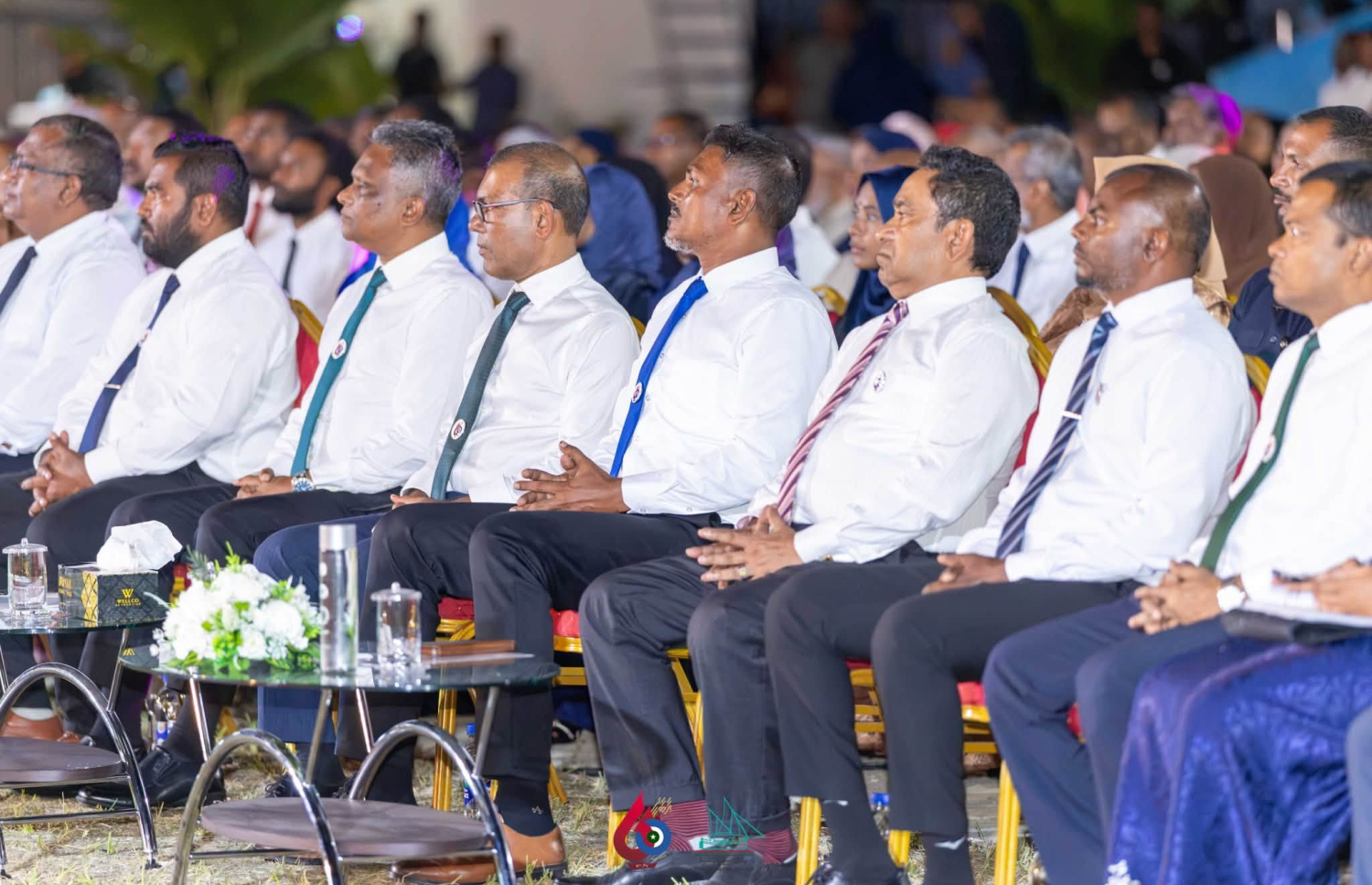 ތިނަދޫގައި ދެ ވަނަ ފަހަރަށް މީހުން އާބާދުވިތާ 60 އަހަރުފުރުން ފާހަގަކުރަން އެ ސިޓީގައި ރޭ ބޭއްވި ޖަލްސާގައި ބައިވެރިވެވަޑައިގެންނެވި ބޭފުޅުން-- ފޮޓޯ: ތިނަދޫ ސިޓީ ކައުންސިލް