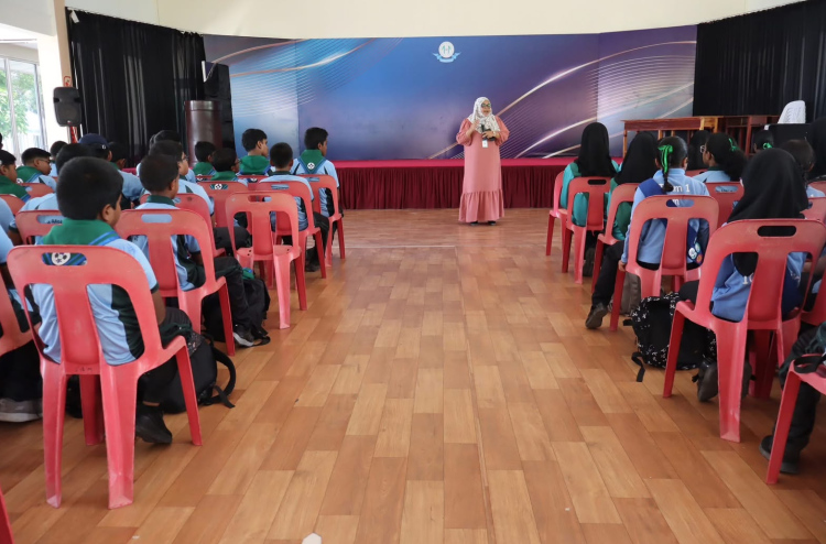 Feydhoo School ge cadet camp ge 24 kujjaku kaanaa vihavegen faruvaa dhenee!