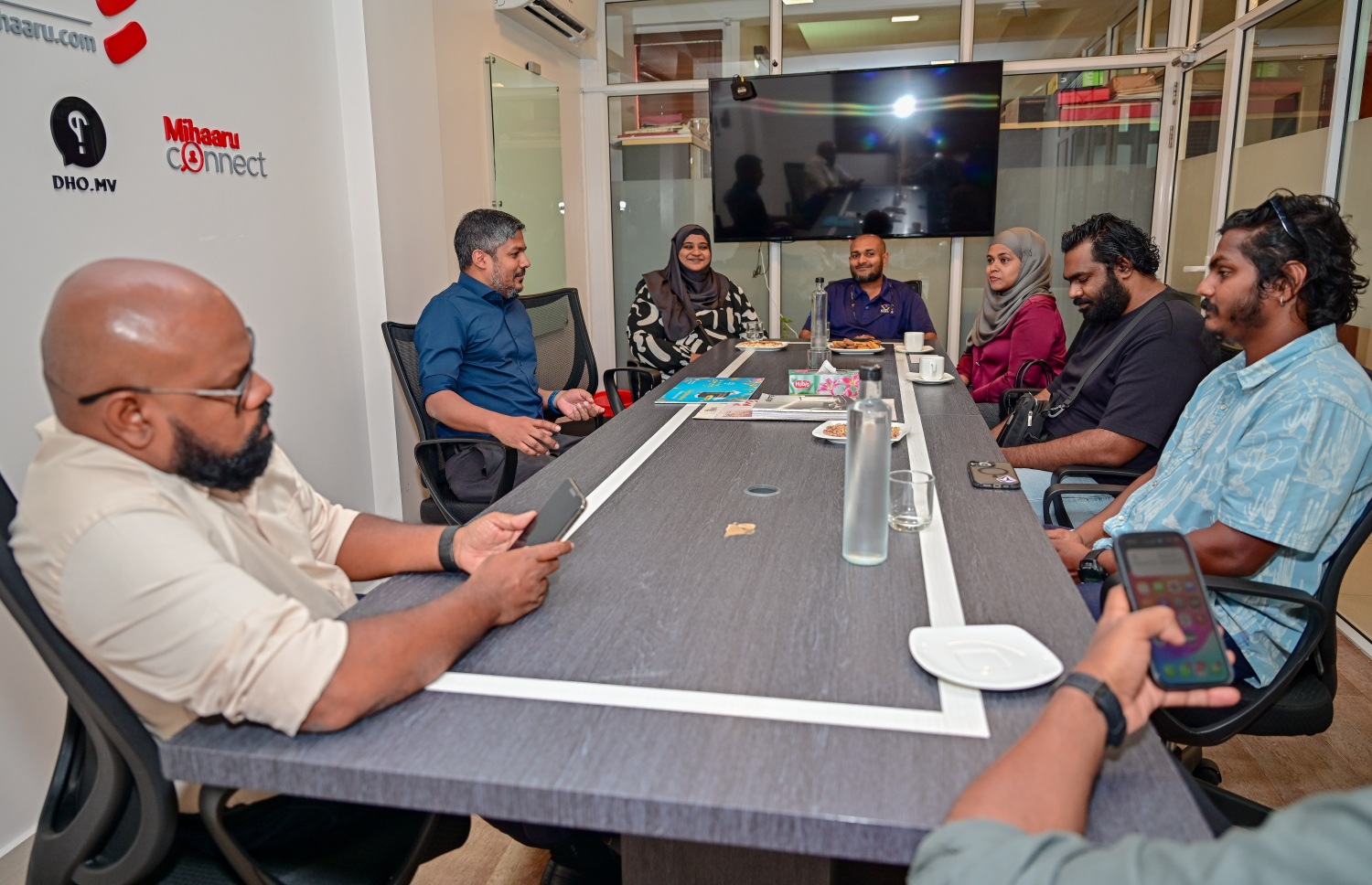 'މިހާރު' ރޯދަ ކުއިޒްގެ ވަނަތަކަށް ދިޔަ ފަރާތްތަކަށް އިނާމު ދިނުމަށް ބޭއްވި ރަސްމިއްޔާތުގެ ތެރެއިން.--- ފޮޓޯ: ފަޔާޒު މޫސާ | މިހާރު