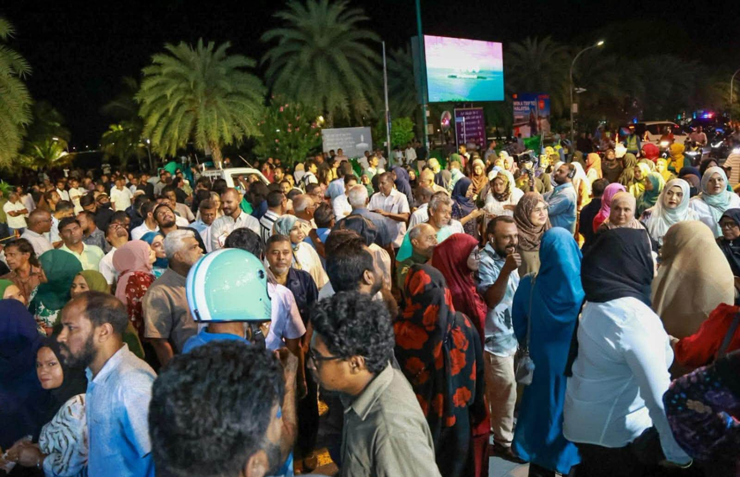 ޕީއެންސީން މިރޭ ބޭއްވި ޖަގަހަ ޖަލްސާގައި އެ ޕާޓީގެ ބައެއް އާންމު މެމްބަރުން ބައިވެރިވަނީ.