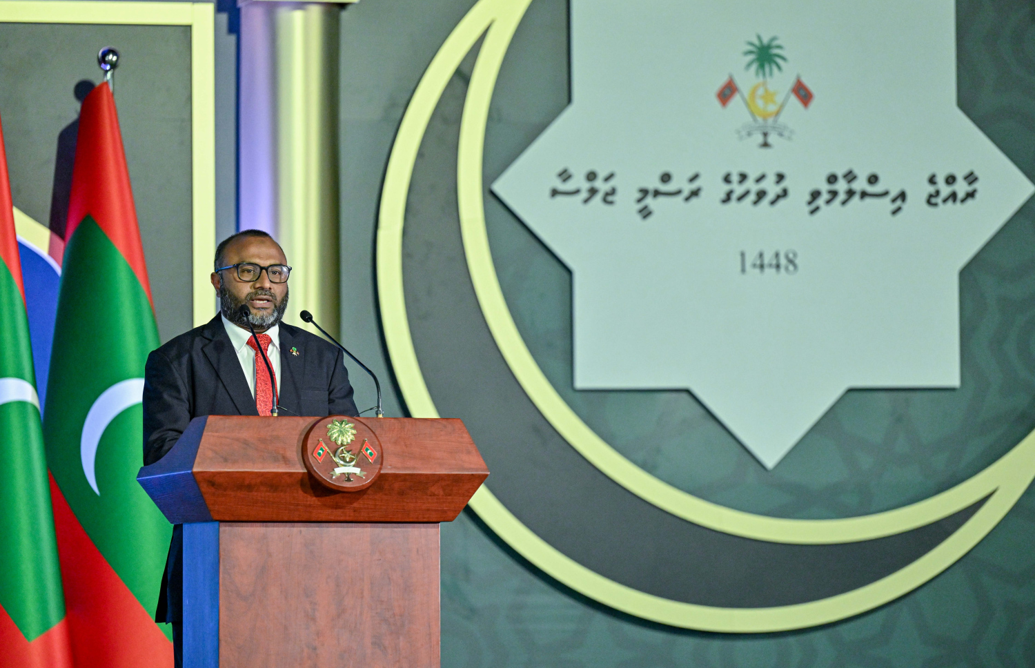 ރާއްޖެ އިސްލާމްވިތާ 900 އަހަރު ފުރުން ފާހަގަކުރުމަށް ބޭއްވި ރަސްމީ ޖަލްސާގައި، އިސްލާމިކް މިނިސްޓަރު ޑރ. މުހައްމަދު ޝަހީމް އަލީ ސައީދު ވާހަކަ ދައްކަވަނީ.--- ފޮޓޯ: ރައީސް އޮފީސް