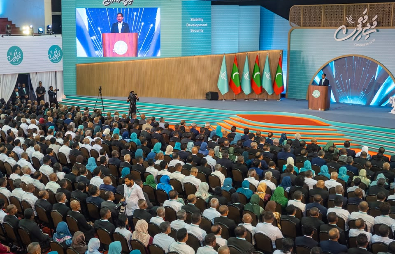 ޕީއެންސީގެ ކޮންގްރެސްގައި ޕާޓީގެ އާއްމު މެމްބަރުން ބައިވެރިވަނީ. -- ފޮޓޯ: ފަޔާޒް މޫސާ | މިހާރު