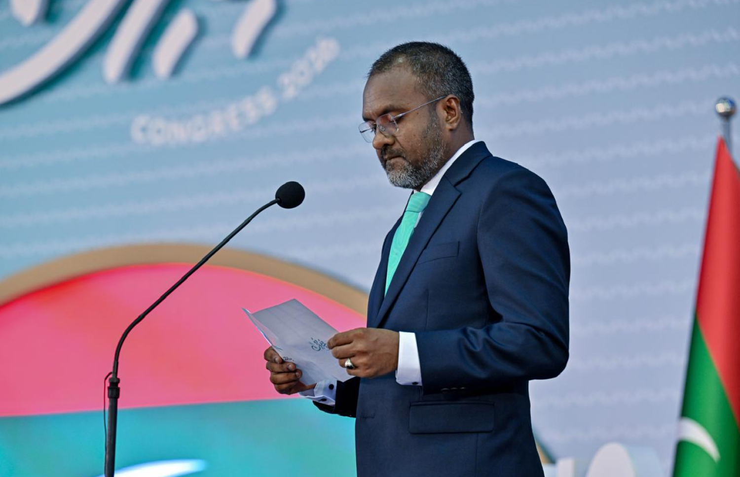 އިންތިހާބުވި ބޭފުޅުންނަށާއި އައްޔަންކުރެއްވި ބޭފުޅުންނަށް ކުރީގެ ޕްރޮސެކިއުޓާ ޖެނެރަލް މުހުތާޒް މުހުސިން އިގުރާރު ލައިދެއްވަނީ-- ފޮޓޯ: ޕީއެންސީ