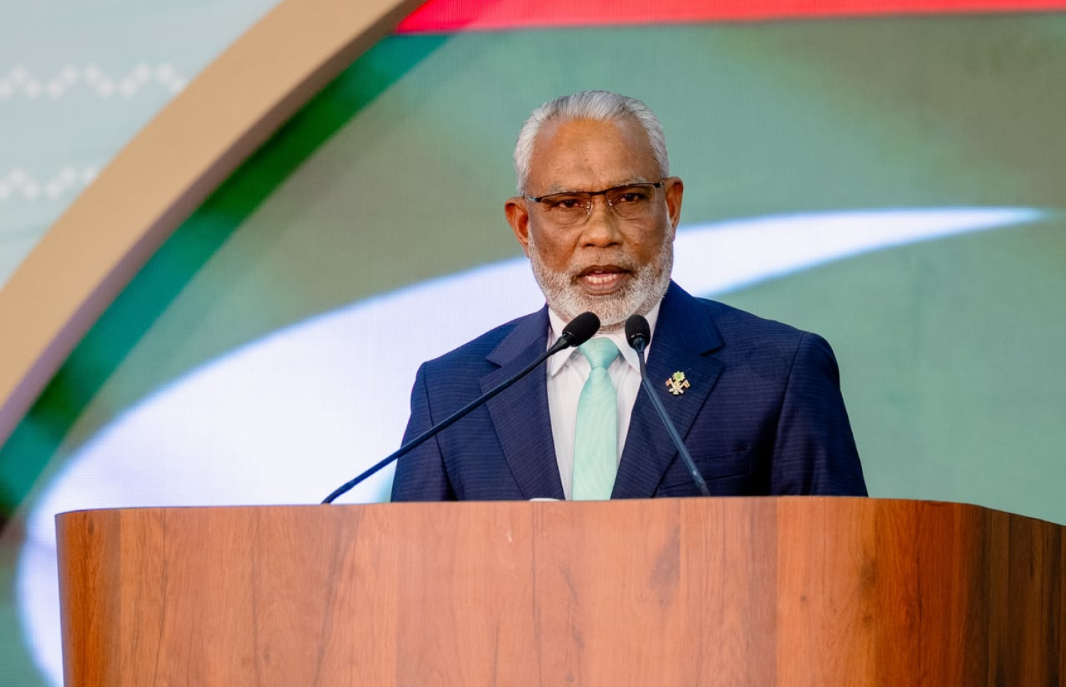ކޮންގްރެސް ނިންމާލުމަށް ބޭއްވި ރަސްމިއްޔާތުގައި އެ ޕާޓީގެ ޗެއާޕާސަން އަބްދުއްރަހީމް ވާހަކަފުޅު ދައްކަވަނީ.--- ފޮޓޯ: ފަޔާޒު މޫސާ | މިހާރު