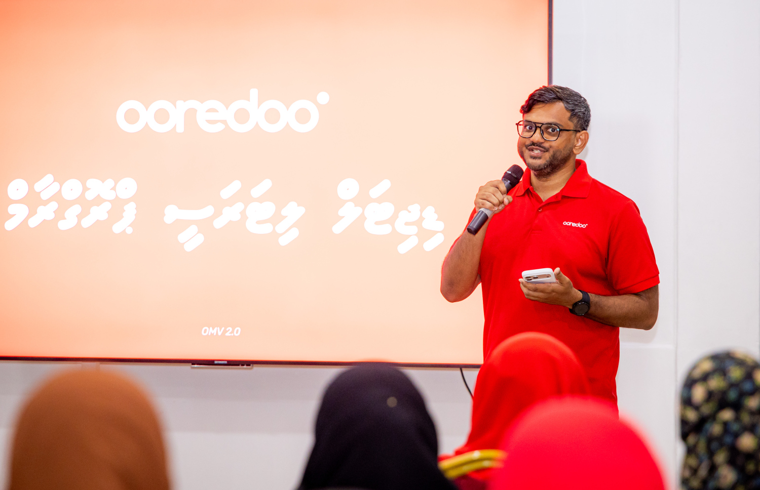 އުރީދޫން އުމުރުން ދުވަސްވީ ފަރާތްތަކަށް ހިންގި ޑިޖިޓަލް ލިޓްރަސީ ސެޝަނުގައި މައުލޫމާތު ދެނީ --- ފޮޓޯ/އުރީދޫ