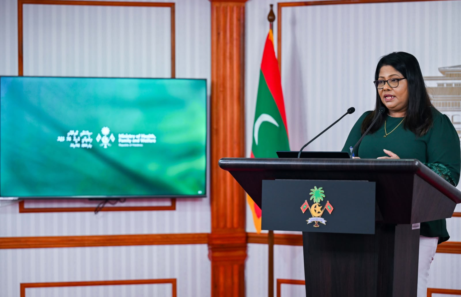 ރައީސް އޮފީހުން މިއަދު ބޭއްވި ޕްރެސް ކޮންފަރެންސްގައި ހެލްތު މިނިސްޓަރު ގީލާ ވާހަކަދައްކަވަނީ --- ފޮޓޯ/ރައީސް އޮފީސް