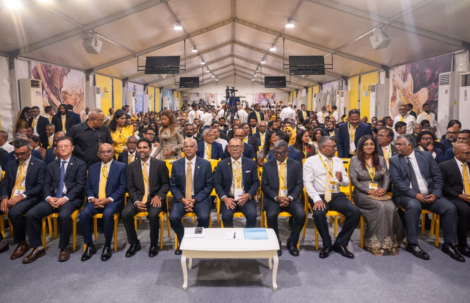 އެމްޑީޕީގެ ކޮންގްރެސް ފެށުމަށް ބޭއްވި ޖަލްސާގެ ތެރެއިން - ފޮޓޯ: ފަޔާޒު މޫސާ | މިހާރު