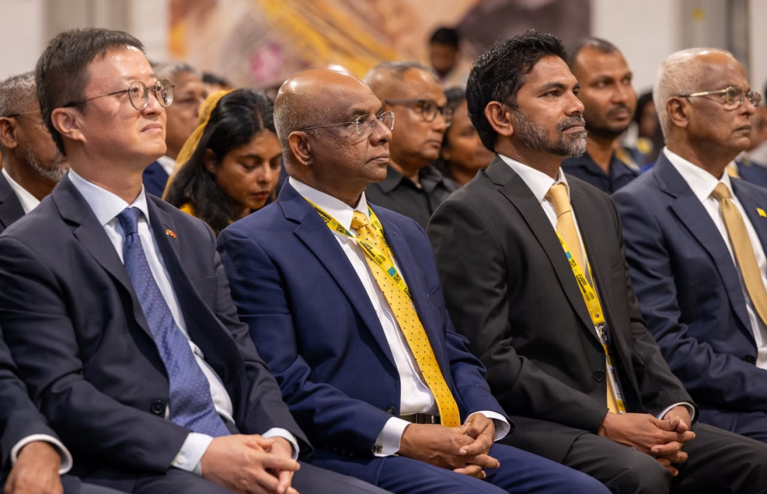 އެމްޑީޕީގެ ކޮންގްރެސްގައި އެ ޕާޓީގެ އިސްވެރިން އަދި ރާއްޖޭގައި ހުންނަވާ ޗައިނާގެ ސަފީރު ބައިވެރިވެވަޑައިގަންނަވަނީ.-- ފޮޓޯ: ފަޔާޒު މޫސާ/ މިހާރު