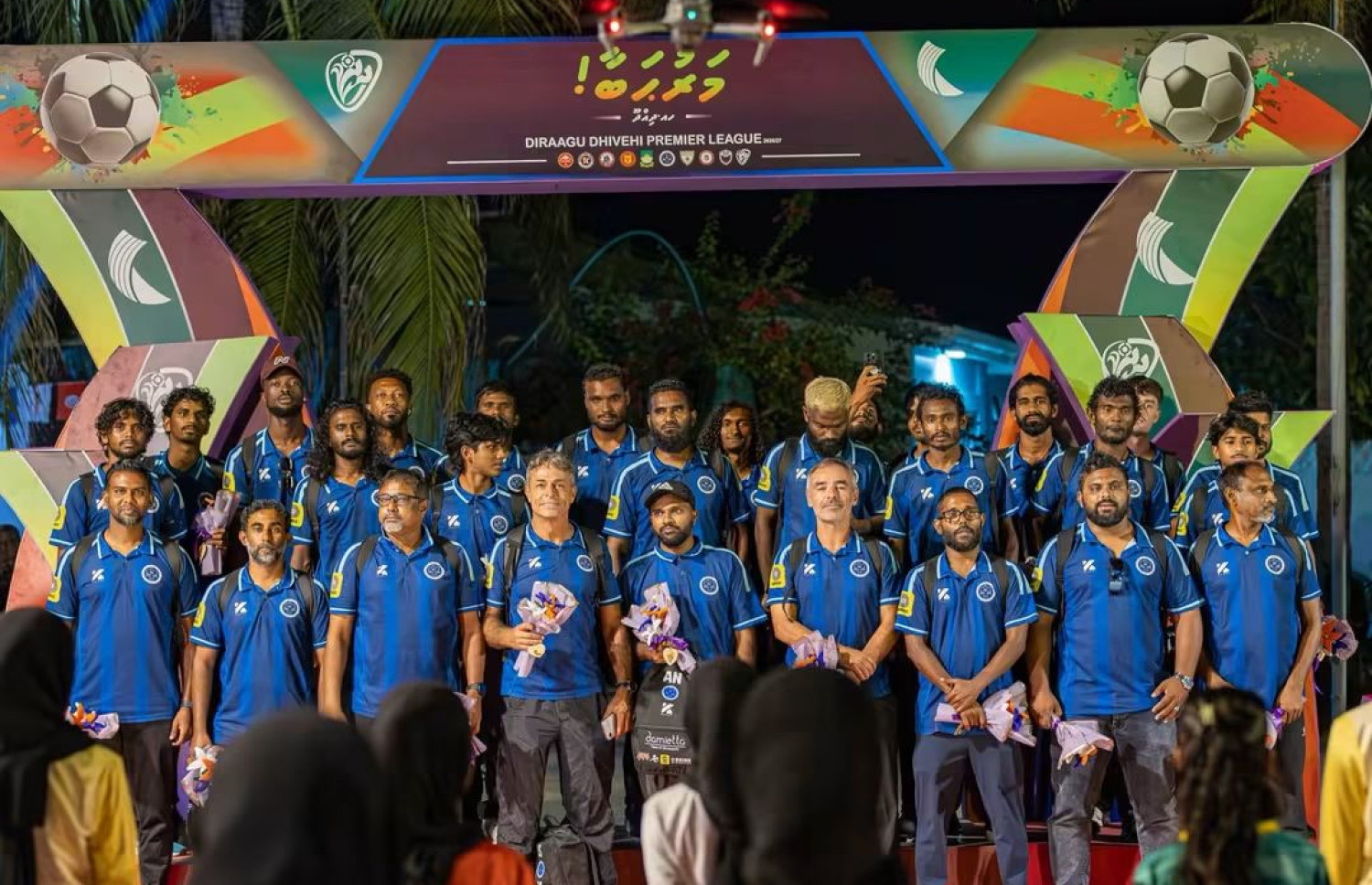 ނިއުގެ ޓީމު ދިއްދޫ ދަރިވަރުން ހުށަހަޅައިދިން މަރުހަބާގެ އައިޓަމް ބަލާލަނީ.