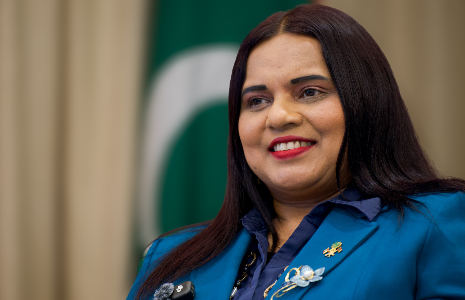ފޮރިން މިނިސްޓަރު އިރުތިޝާމް އާދަމް "މިހާރު"އަށް އިންޓަވިއުއެއް ދެއްވަނީ.-- ފޮޓޯ: ނިޝާން އަލީ | މިހާރު