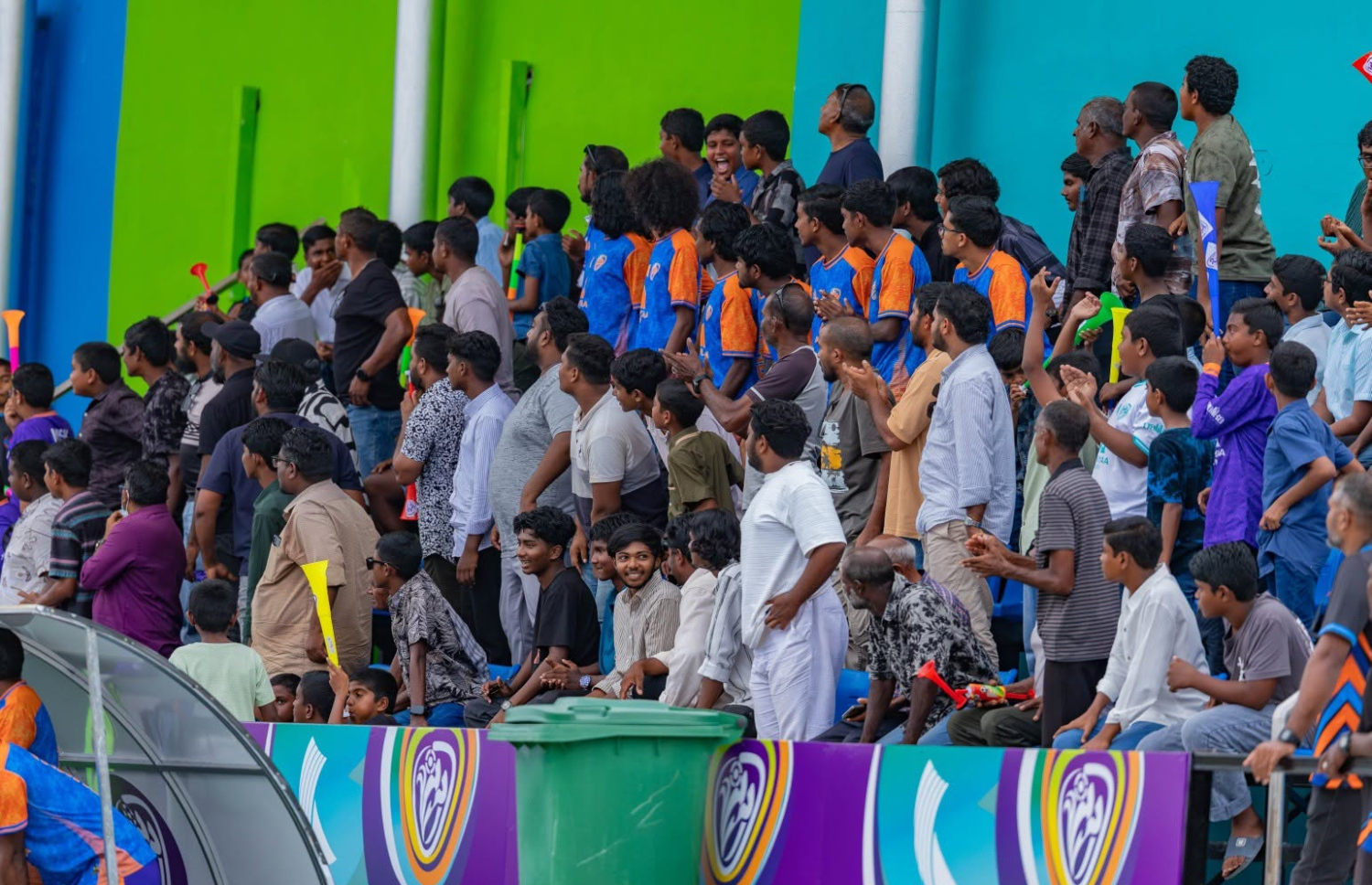 ދިވެހި ޕްރިމިއާ ލީގުގައި އީގަލްސްއާ ދެކޮޅަށް މިއަދު ކުޅުނު މެޗުގައި ދިއްދޫގެ ސަޕޮޓަރުން --- ފޮޓޯ: އެފްއޭއެމް