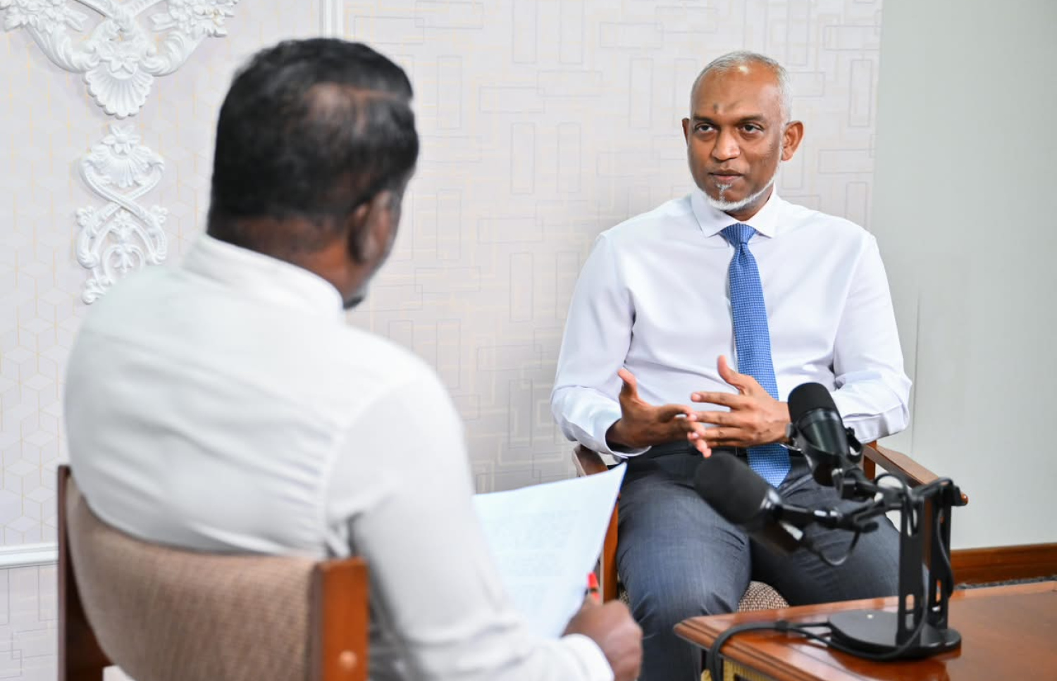 "ދަ ޕަލްސް" ޕޮޑްކާސްޓުގައި ރައީސް ޑރ. މުހައްމަދު މުއިއްޒު ވާހަކަދައްކަވަނީ.-- ފޮޓޯ: ރައީސް އޮފީސް