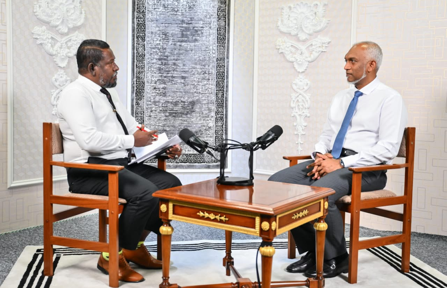 "ދަ ޕަލްސް" ޕޮޑްކާސްޓުގައި ރައީސް ޑރ. މުހައްމަދު މުއިއްޒު ވާހަކަދައްކަވަނީ. -- ފޮޓޯ: ރައީސް އޮފީސް