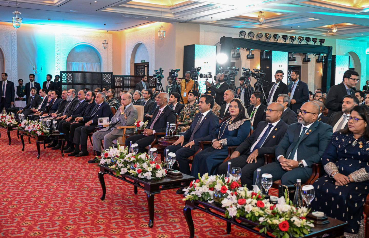 ޕާކިސްތާނުގައި މިއަދު ބޭއްވި ބިޒްނަސް ފޯރަމްގައި ދެ ގައުމުގެ އިސްވެރިން ބައިވެރިވެވަޑައިގަންނަވަނީ --- ފޮޓޯ/ރައީސް އޮފީސް