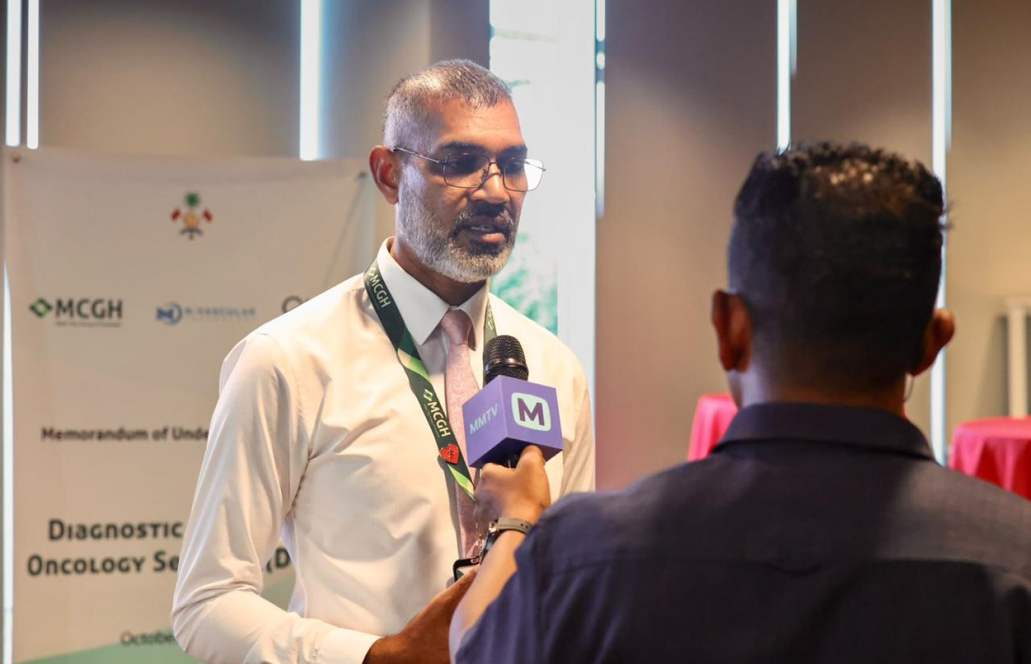 ކެންސަރު ބަލީގެ ހާއްސަ ސެންޓަރު ގާއިމްކުރަން ބަޔަކާ ހަވާލުކުރުމަށް ބޭއްވި ރަސްމިއްޔާތުގައި ސީއީއޯ ހަލީމް ވާހަކަ ދައްކަވަނީ-- ފޮޓޯ: އައިޖީއެމްއެޗް